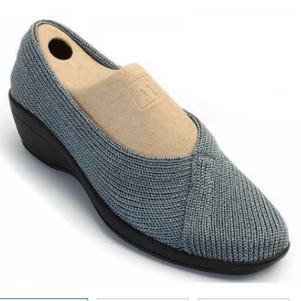 Nwt Arcopedico Women's Blue Wedge Shoes. Size 36/5.